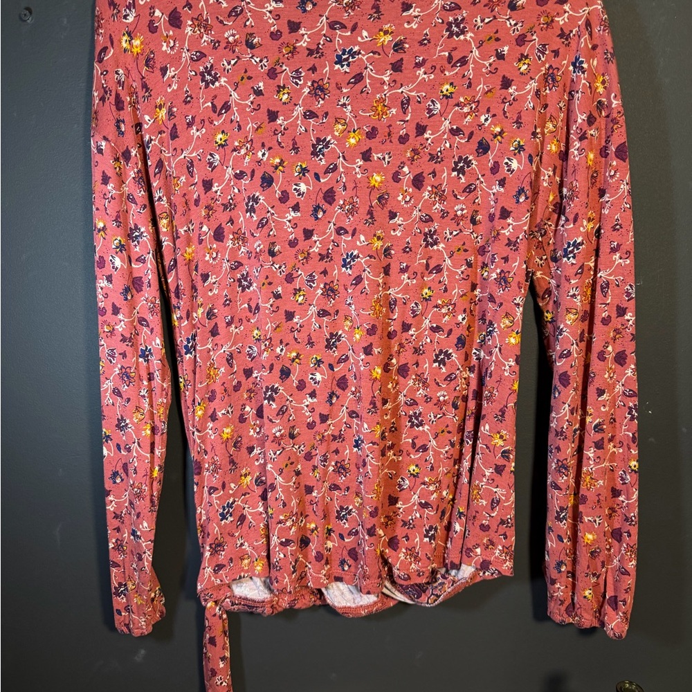 Maurices Women’s Top. Size Medium - Picture 5 of 6
